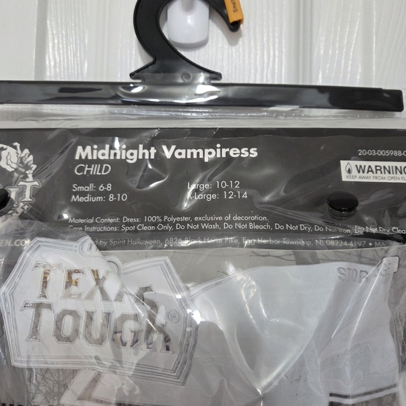 Spirit Halloween Child Midnight Vampiress Black & White Costume Size 6 Vampire - Picture 10 of 10